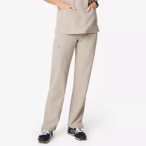 FIGS Kade cargo scrub pants in Medium Petite
